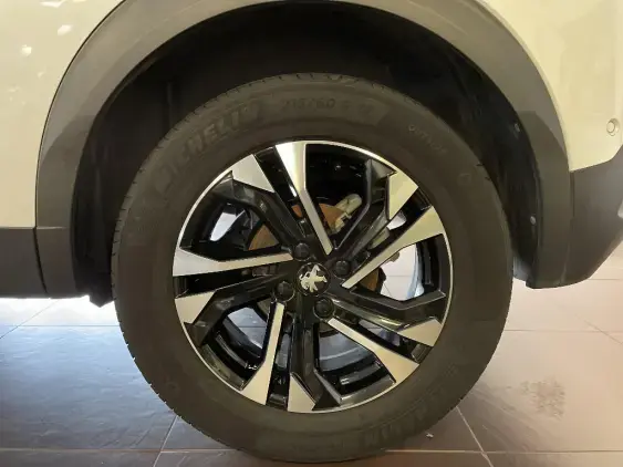 PEUGEOT 2008 II - voiture d'occasion - Photo 24