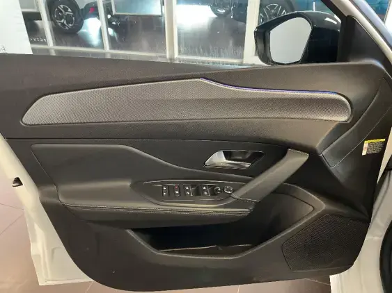 PEUGEOT 308 III - voiture d'occasion - Photo 18