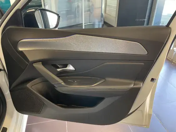 PEUGEOT 308 III - voiture d'occasion - Photo 19