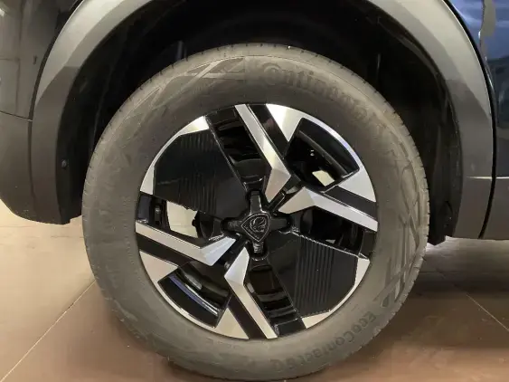 PEUGEOT 2008 II - voiture d'occasion - Photo 25