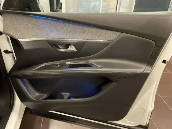 PEUGEOT 3008 II - voiture d'occasion - Photo 19