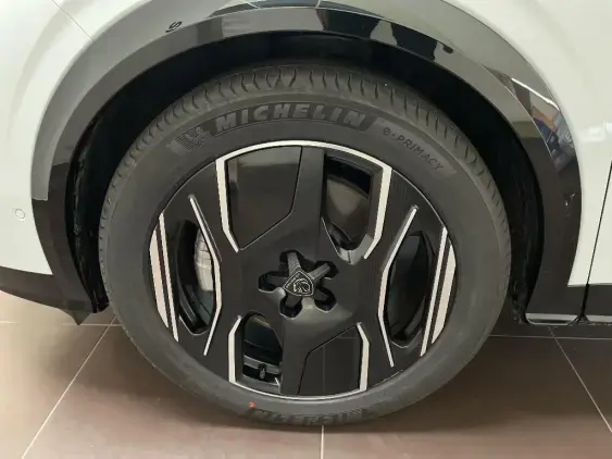 PEUGEOT 3008 ELECTRIQUE III - voiture d'occasion - Photo 21