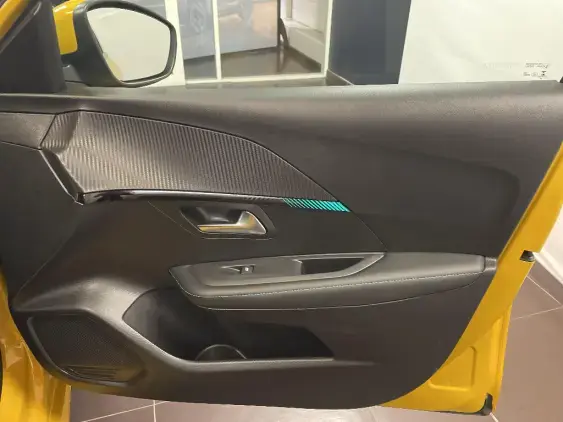 PEUGEOT 208 BUSINESS R II - voiture d'occasion - Photo 20