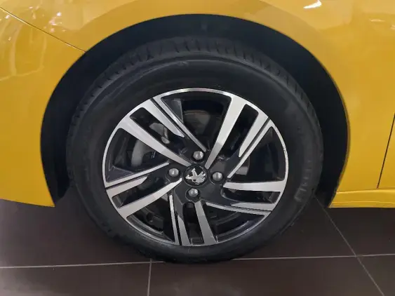 PEUGEOT 208 BUSINESS R II - voiture d'occasion - Photo 22