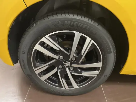 PEUGEOT 208 BUSINESS R II - voiture d'occasion - Photo 24