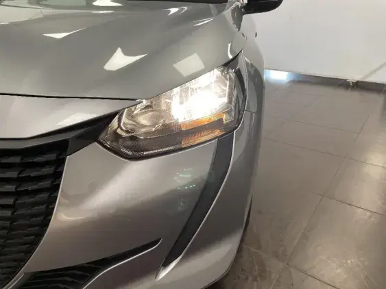 PEUGEOT 208 II - voiture d'occasion - Photo 22