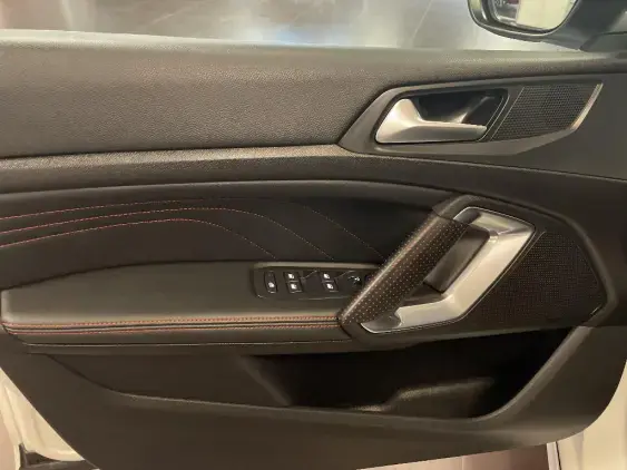 PEUGEOT 308 II - voiture d'occasion - Photo 19