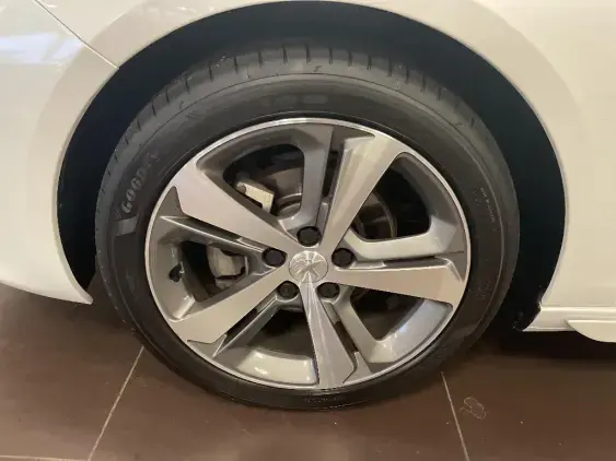 PEUGEOT 308 II - voiture d'occasion - Photo 22