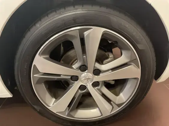 PEUGEOT 308 II - voiture d'occasion - Photo 23