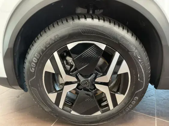 PEUGEOT 2008 - voiture d'occasion - Photo 23