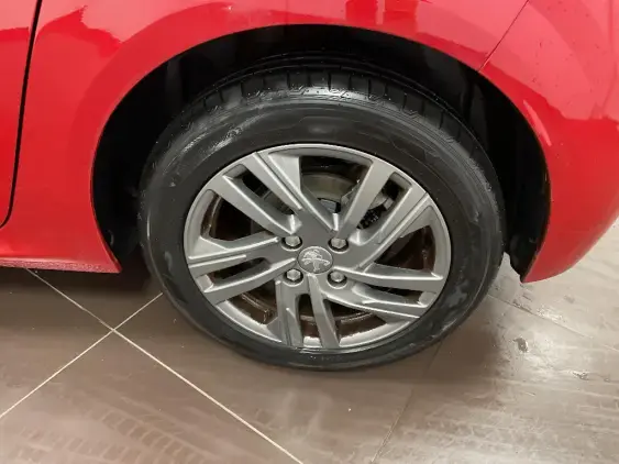 PEUGEOT 208 BUSINESS R II - voiture d'occasion - Photo 23