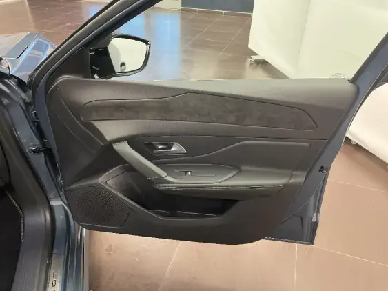 PEUGEOT 308 III - voiture d'occasion - Photo 19