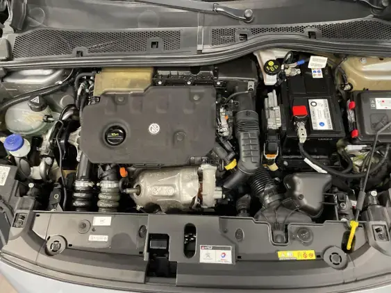 PEUGEOT 208 BUSINESS R II - voiture d'occasion - Photo 21