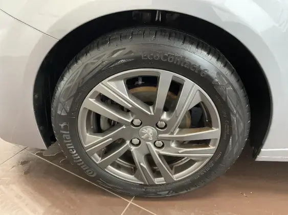 PEUGEOT 208 BUSINESS R II - voiture d'occasion - Photo 23