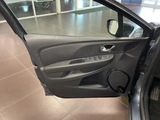 RENAULT CLIO IV - voiture d'occasion - Photo 17