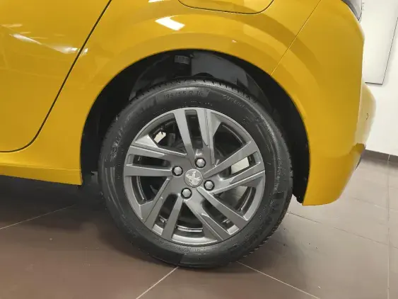 PEUGEOT 208 BUSINESS R II - voiture d'occasion - Photo 23