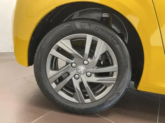 PEUGEOT 208 BUSINESS R II - voiture d'occasion - Photo 24