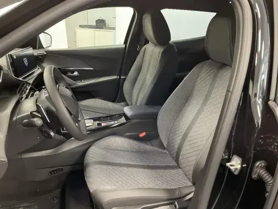 PEUGEOT 2008 II - voiture d'occasion - Photo 18