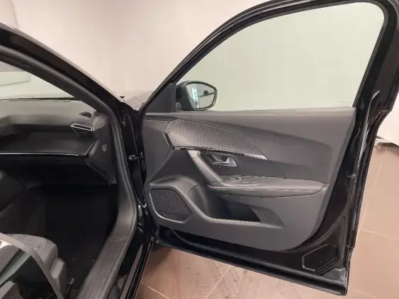 PEUGEOT 2008 II - voiture d'occasion - Photo 20