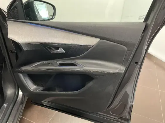 PEUGEOT 3008 II - voiture d'occasion - Photo 19