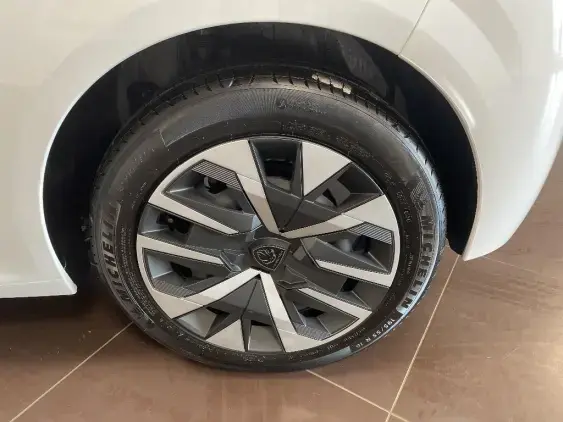 PEUGEOT 208 II - voiture d'occasion - Photo 23