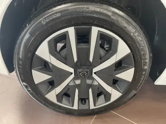 PEUGEOT 208 II - voiture d'occasion - Photo 24