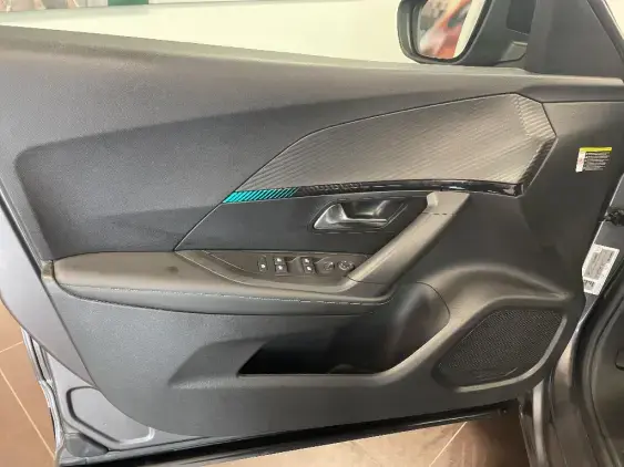 PEUGEOT 2008 II - voiture d'occasion - Photo 19