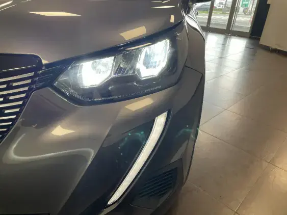 PEUGEOT 2008 II - voiture d'occasion - Photo 22