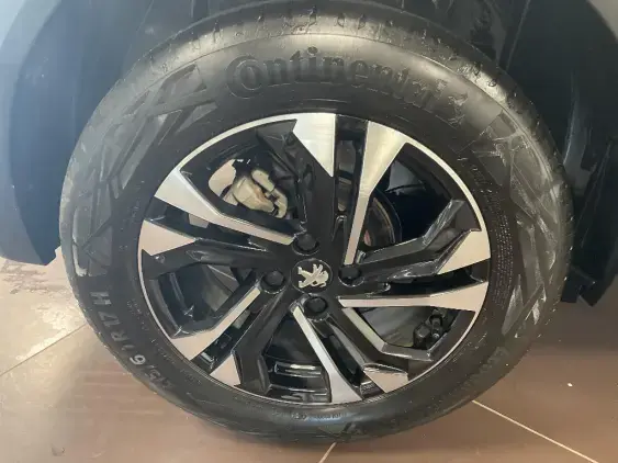 PEUGEOT 2008 II - voiture d'occasion - Photo 25