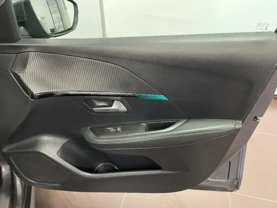 PEUGEOT 208 BUSINESS R II - voiture d'occasion - Photo 19