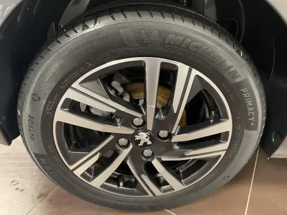 PEUGEOT 208 BUSINESS R II - voiture d'occasion - Photo 24