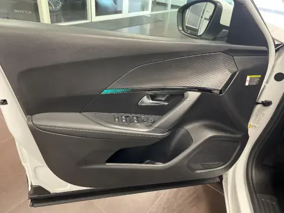 PEUGEOT 2008 II - voiture d'occasion - Photo 18