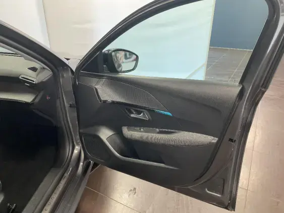 PEUGEOT 208 BUSINESS R II - voiture d'occasion - Photo 20