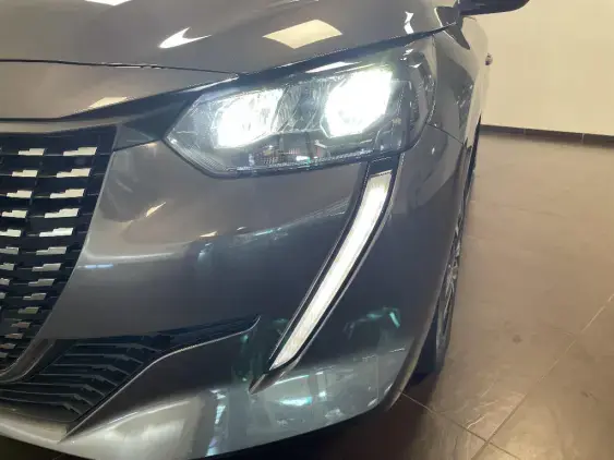 PEUGEOT 208 BUSINESS R II - voiture d'occasion - Photo 22