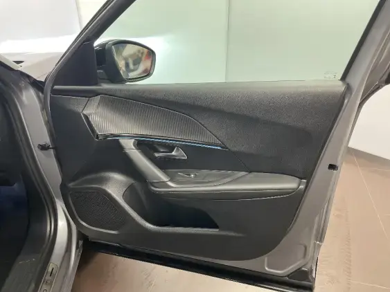 PEUGEOT 2008 ELECTRIQUE II - voiture d'occasion - Photo 19