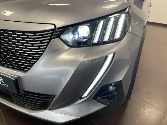 PEUGEOT 2008 ELECTRIQUE II - voiture d'occasion - Photo 21