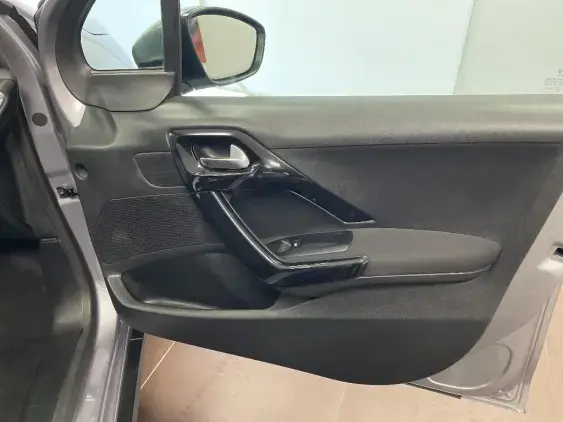 PEUGEOT 2008 - voiture d'occasion - Photo 19