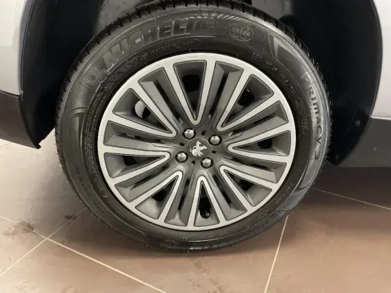 PEUGEOT 2008 - voiture d'occasion - Photo 24