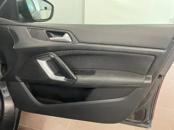 PEUGEOT 308 II - voiture d'occasion - Photo 20