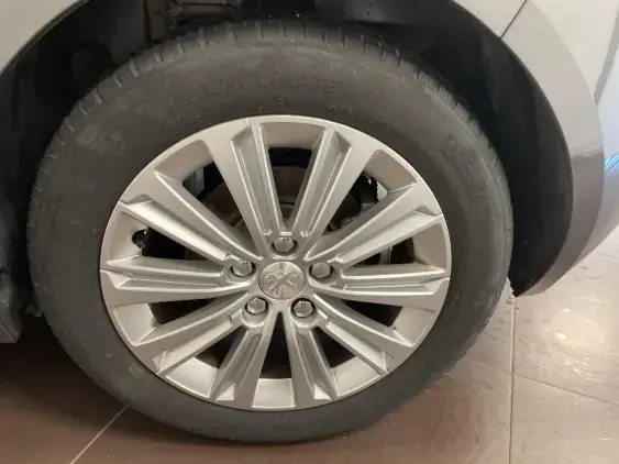 PEUGEOT 308 II - voiture d'occasion - Photo 24