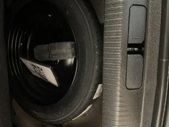 PEUGEOT 2008 II - voiture d'occasion - Photo 17