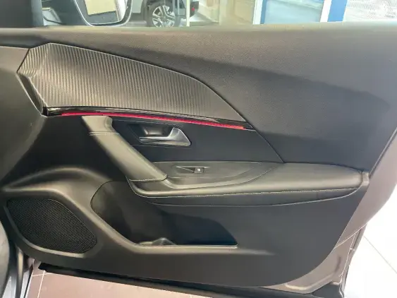 PEUGEOT 2008 II - voiture d'occasion - Photo 20