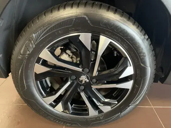 PEUGEOT 2008 II - voiture d'occasion - Photo 25