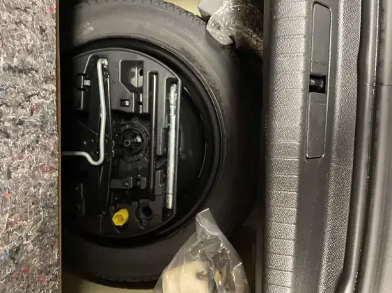 PEUGEOT 208 BUSINESS R II - voiture d'occasion - Photo 17