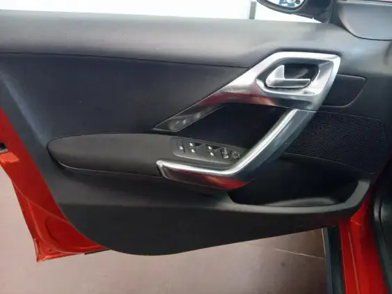 PEUGEOT 2008 - voiture d'occasion - Photo 19