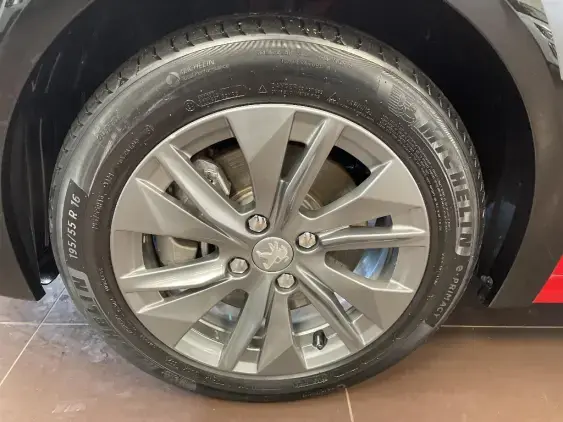 PEUGEOT 208 ELECTRIQUE II - voiture d'occasion - Photo 22