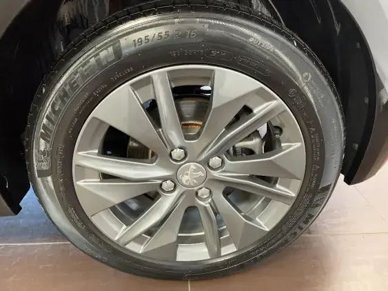 PEUGEOT 208 ELECTRIQUE II - voiture d'occasion - Photo 23