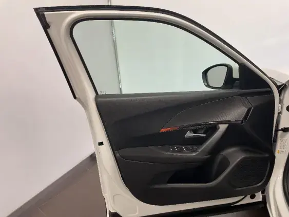 PEUGEOT 2008 II - voiture d'occasion - Photo 19