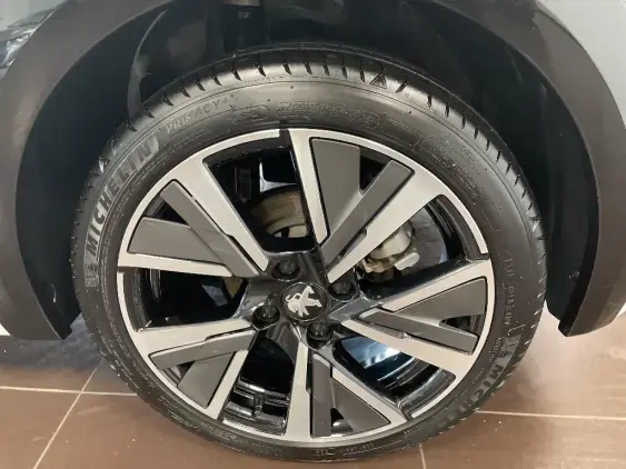 PEUGEOT 208 BUSINESS R II - voiture d'occasion - Photo 24