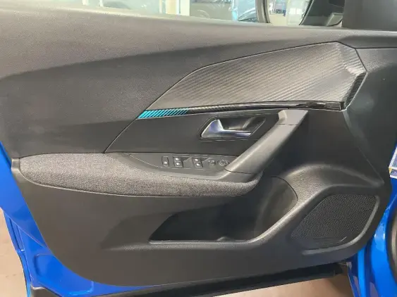 PEUGEOT 2008 II - voiture d'occasion - Photo 19